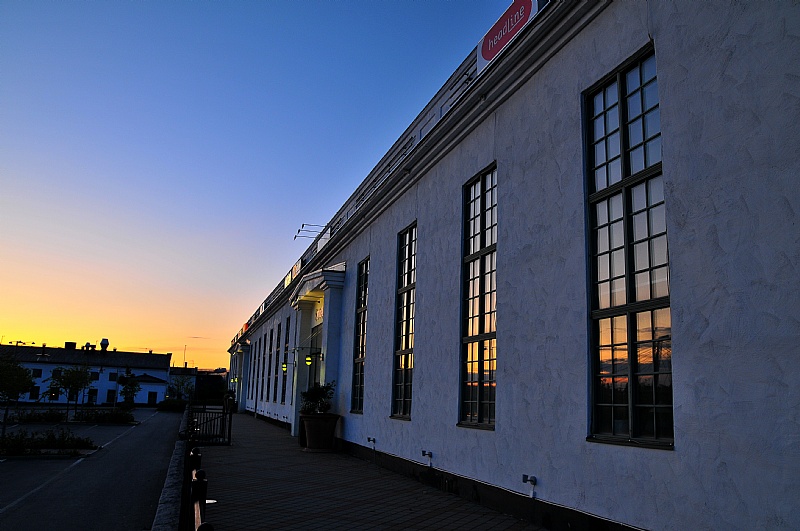 orange windows  