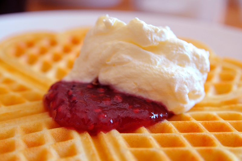 waffel våffla sylt grädde 